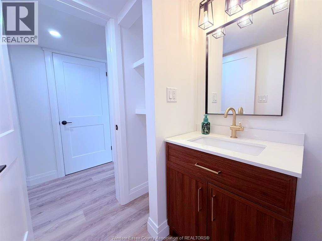 1748 Hall Avenue — photo 10