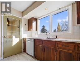 1219 Hunterquay Hill NW - photo 19