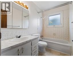 1219 Hunterquay Hill NW - photo 27