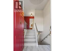 1219 Hunterquay Hill NW - photo 4
