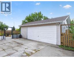 1219 Hunterquay Hill NW - photo 42