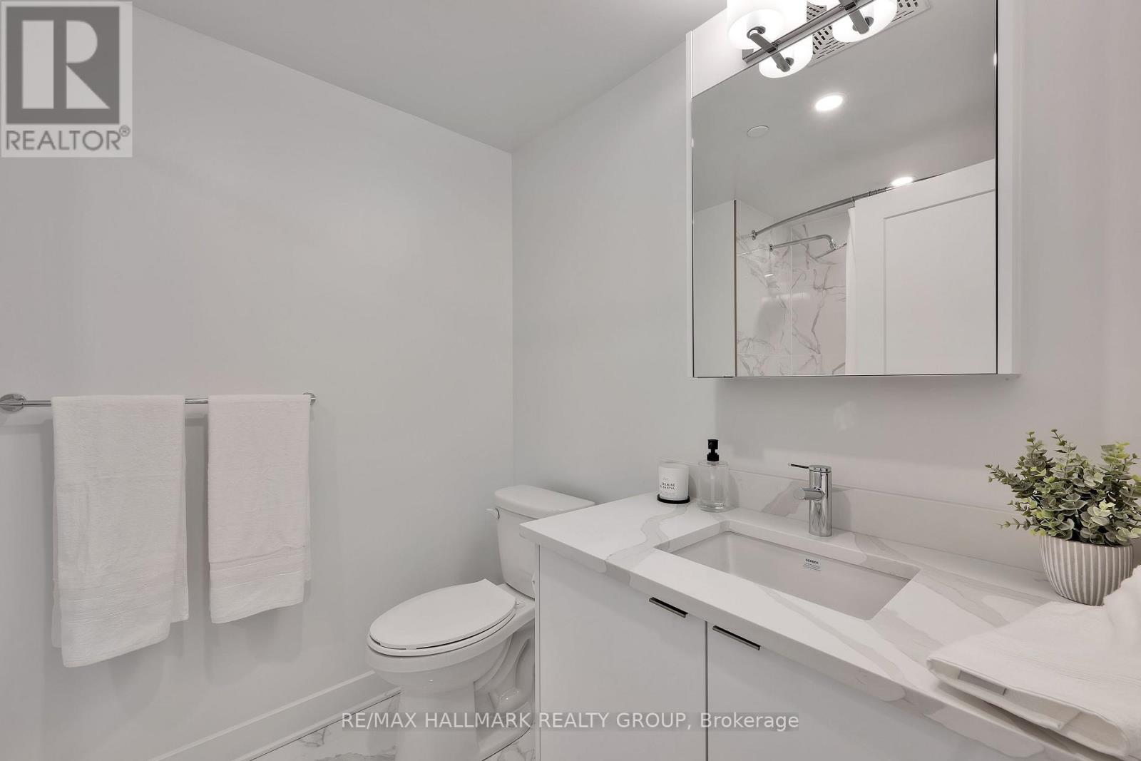#2202 180 GEORGE STREET - 3