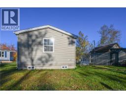 Living room - 156 Leblanc Street, Shippagan, NB E8S1X3 Photo 6
