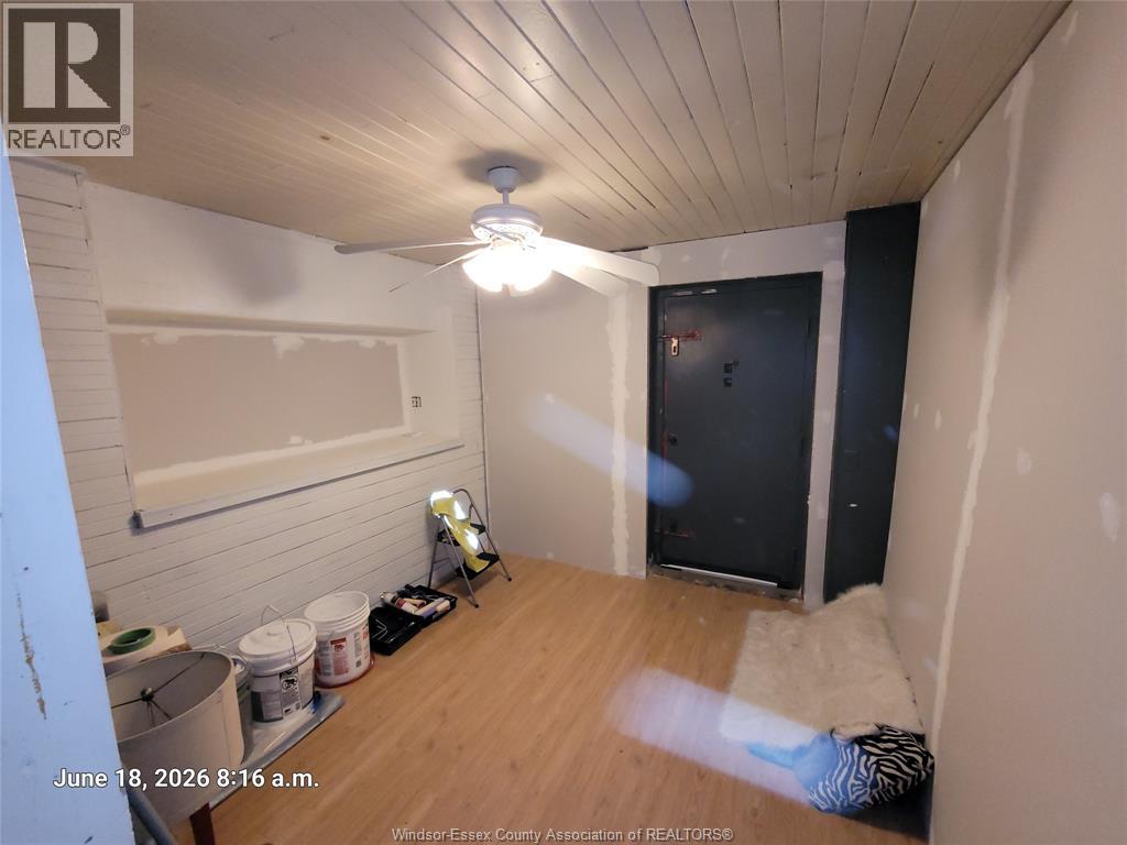 4776 Wyandotte Street East — photo 15