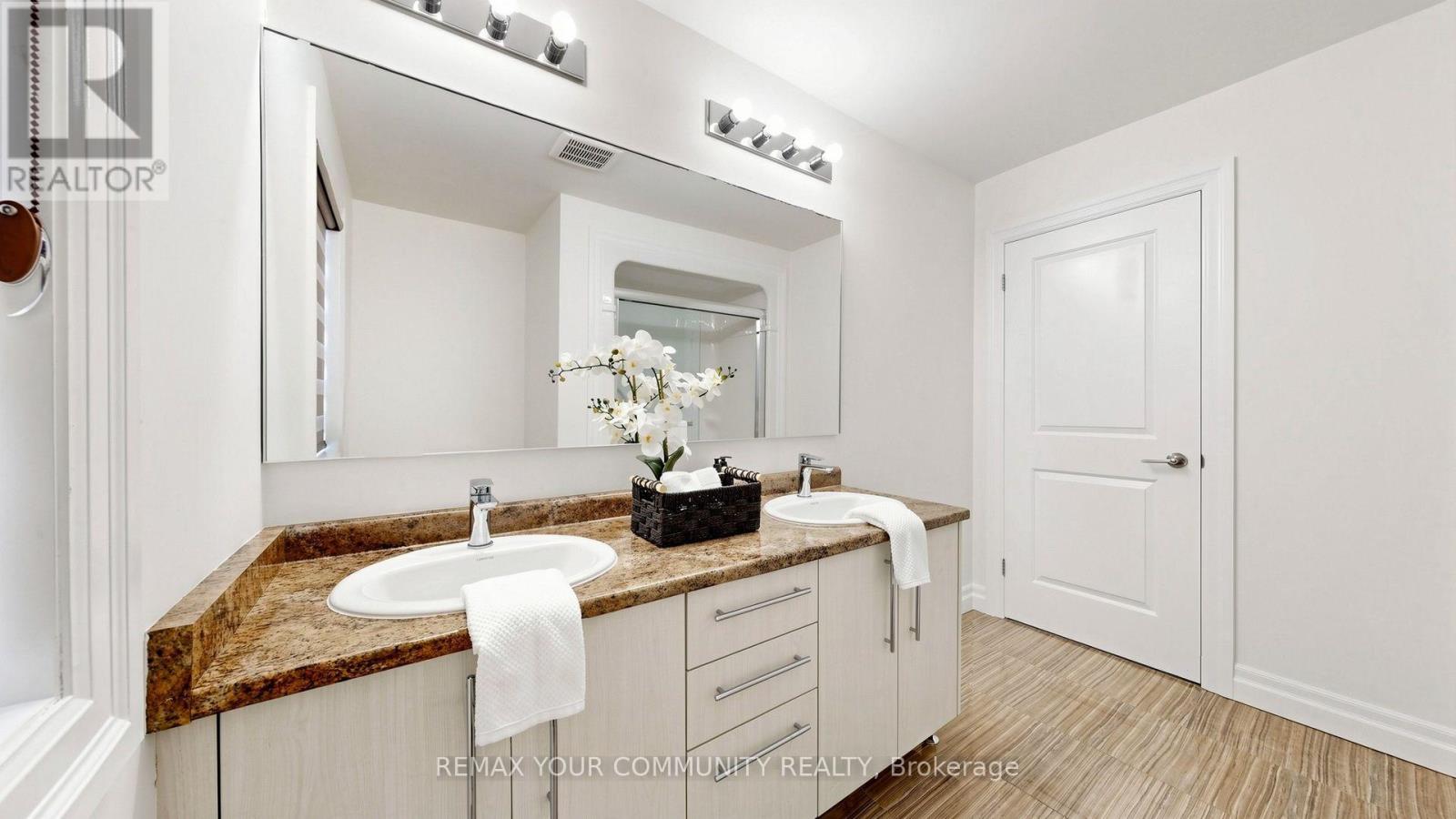 2607 Sheffield Boulevard, London South, ON photo 27