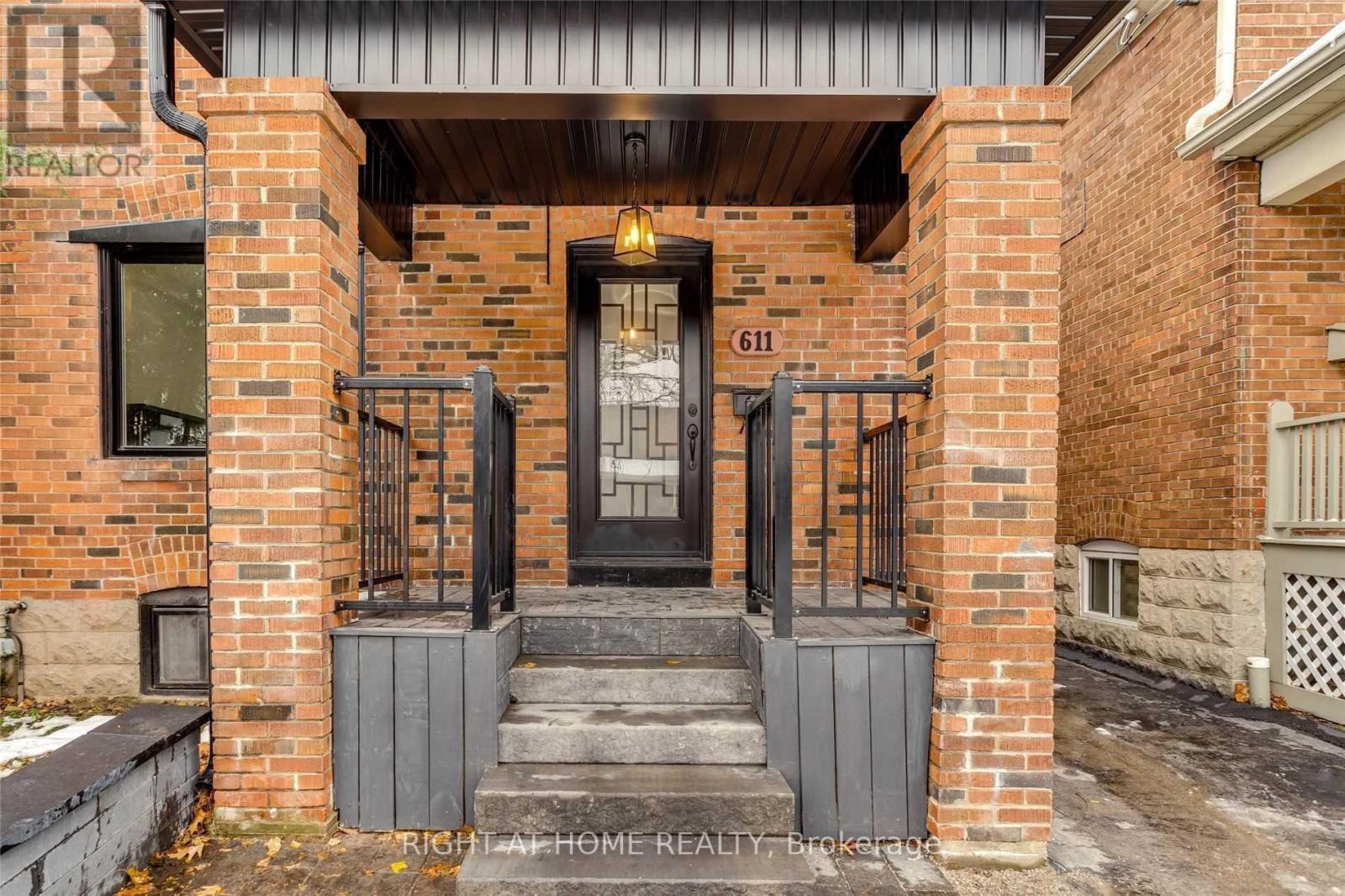 611 Hillsdale Avenue East