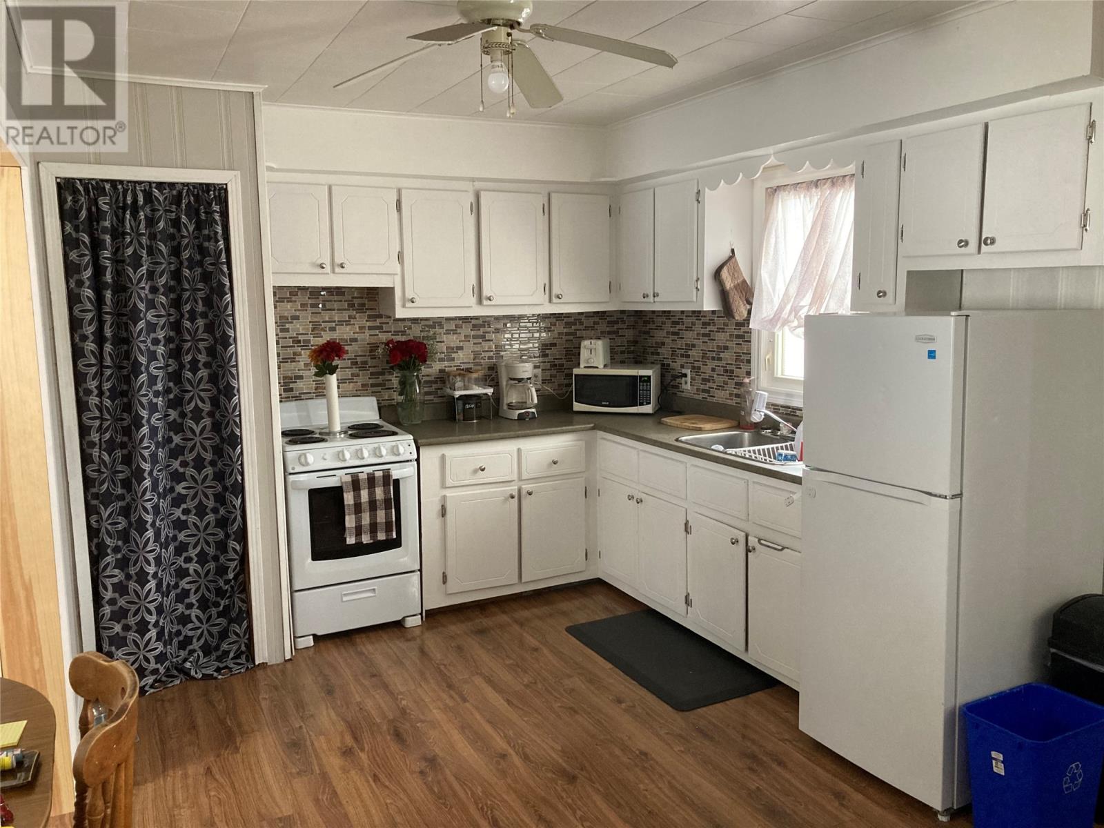 266 Main Road - 6