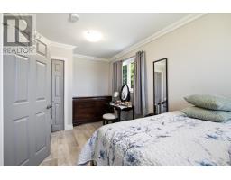 106 Windsor Heights thumbnail 11