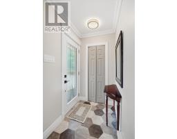 106 Windsor Heights thumbnail 3