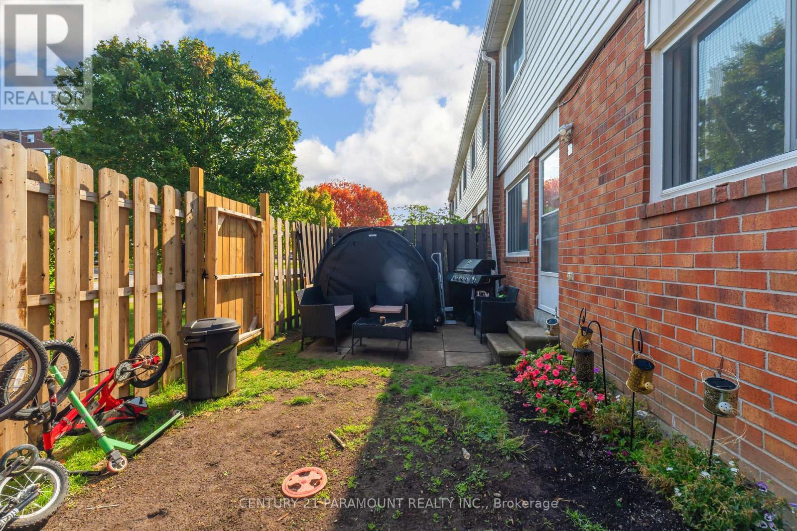 #116 1010 GLEN STREET - 34