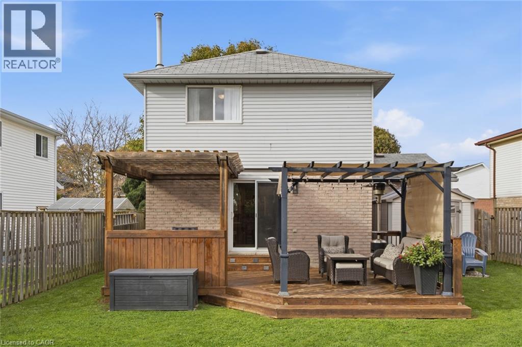 11 Sandalwood Drive — photo 37