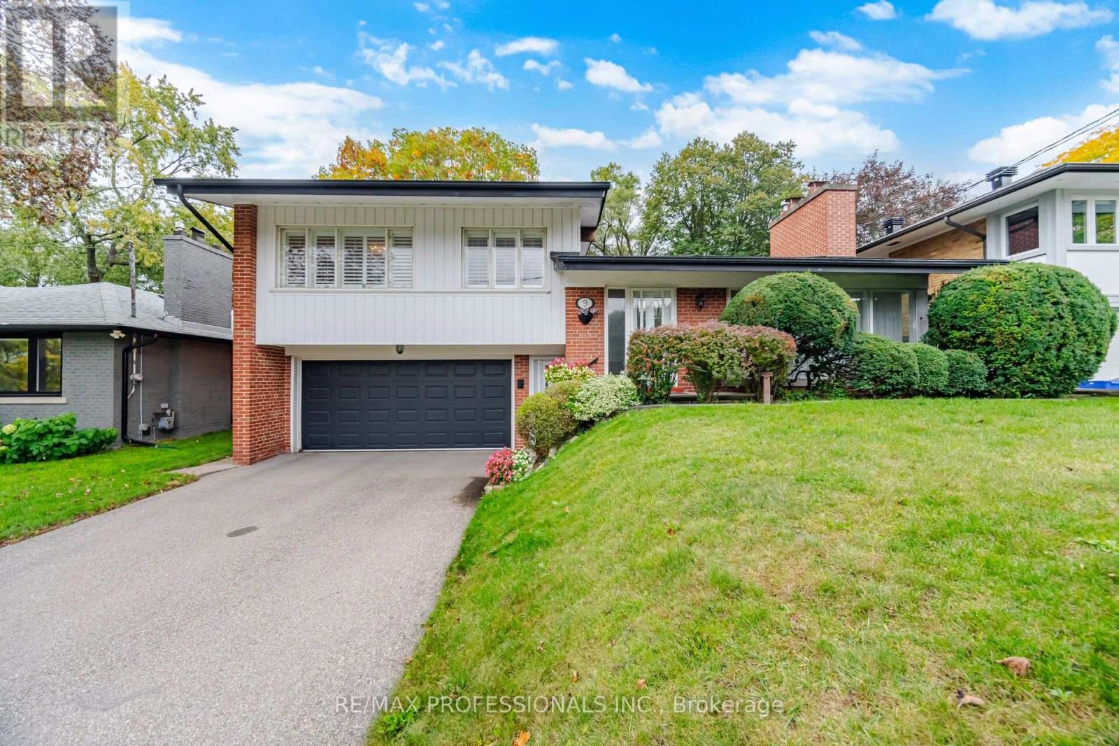 9 HUMBER RIDGE DRIVE - 1