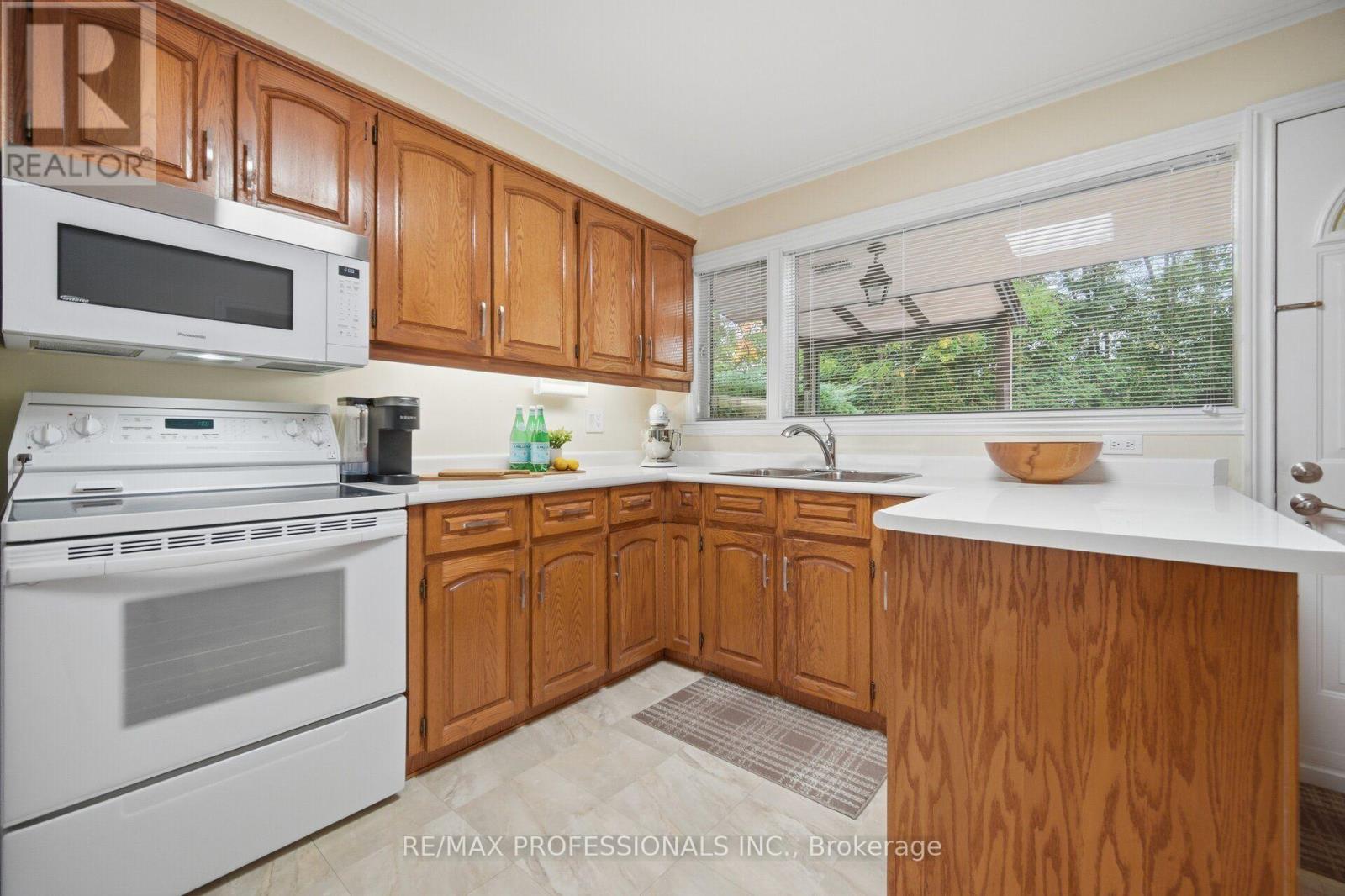 9 Humber Ridge Drive — photo 14