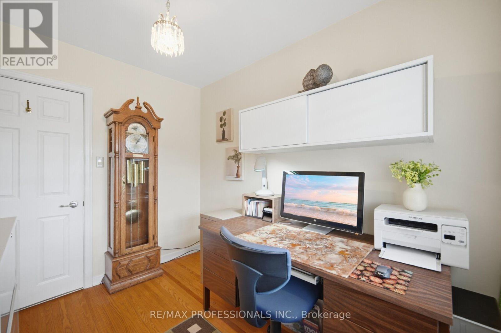 9 Humber Ridge Drive — photo 25