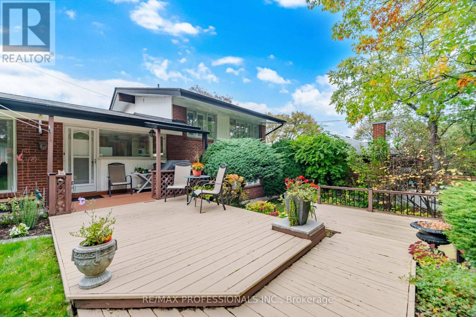 9 Humber Ridge Drive — photo 38