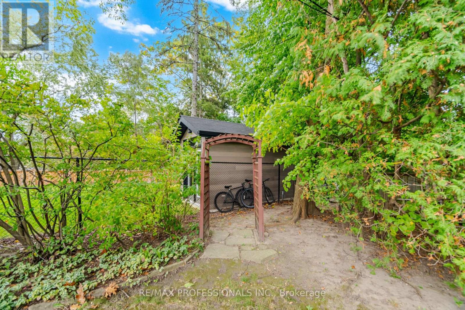 9 Humber Ridge Drive — photo 46