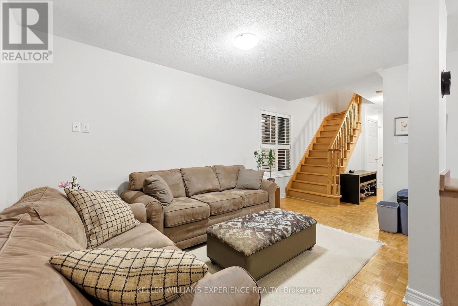 13 Katrina Court, Toronto, ON photo 10
