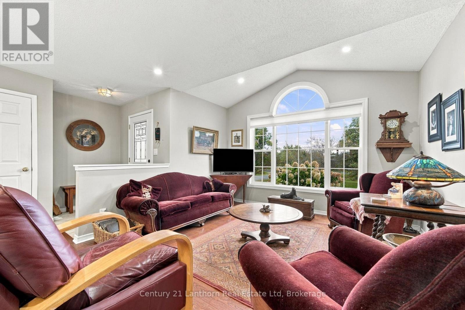 312 Badgley Road — photo 10
