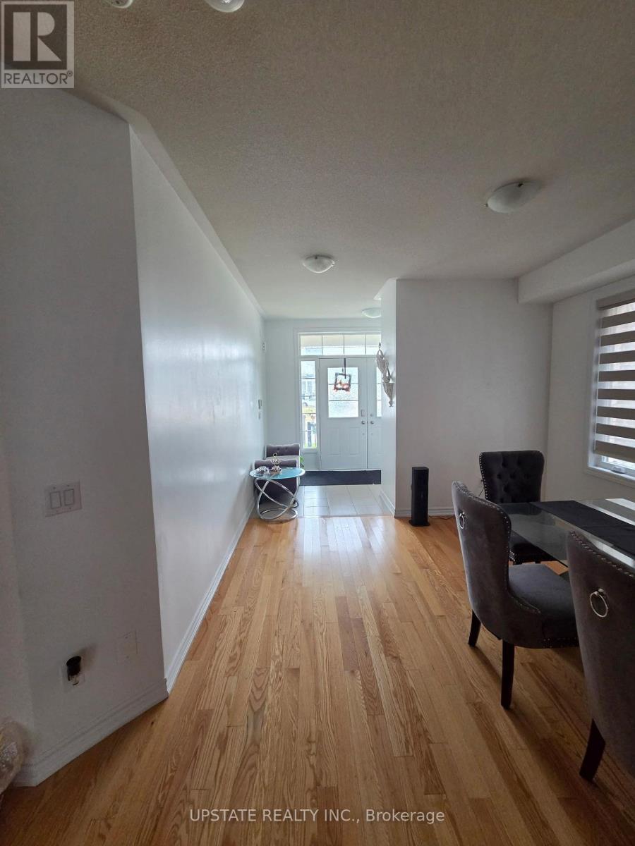 25 Doc Lougheed Avenue — photo 13