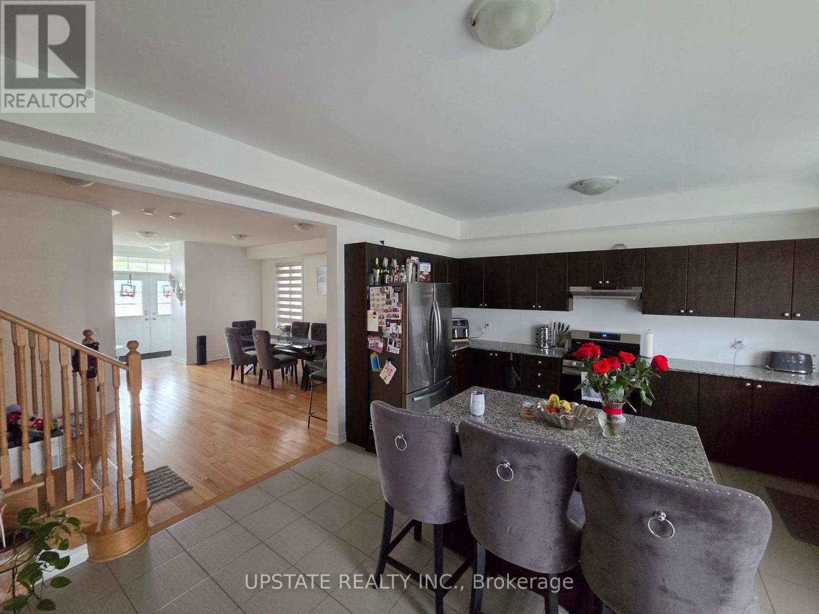 25 Doc Lougheed Avenue — photo 2