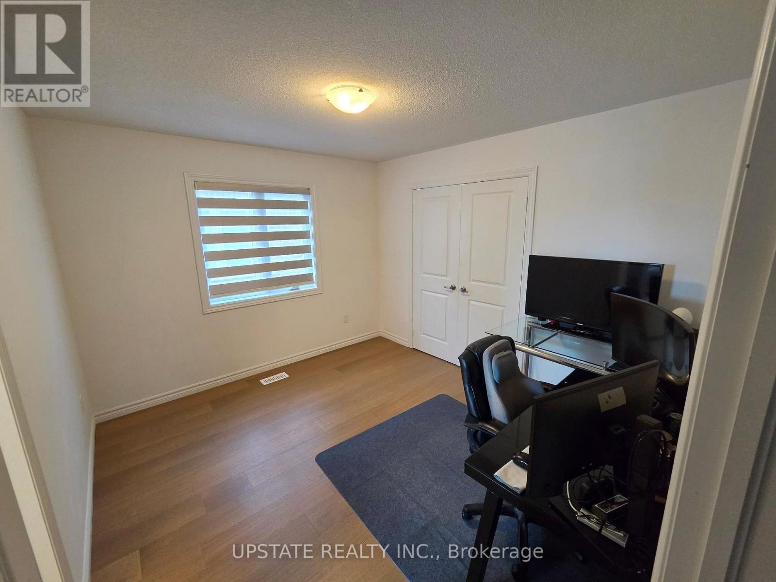 25 Doc Lougheed Avenue — photo 7
