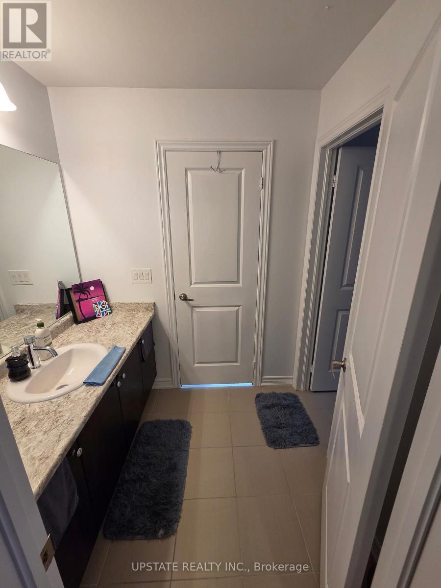 25 Doc Lougheed Avenue — photo 8
