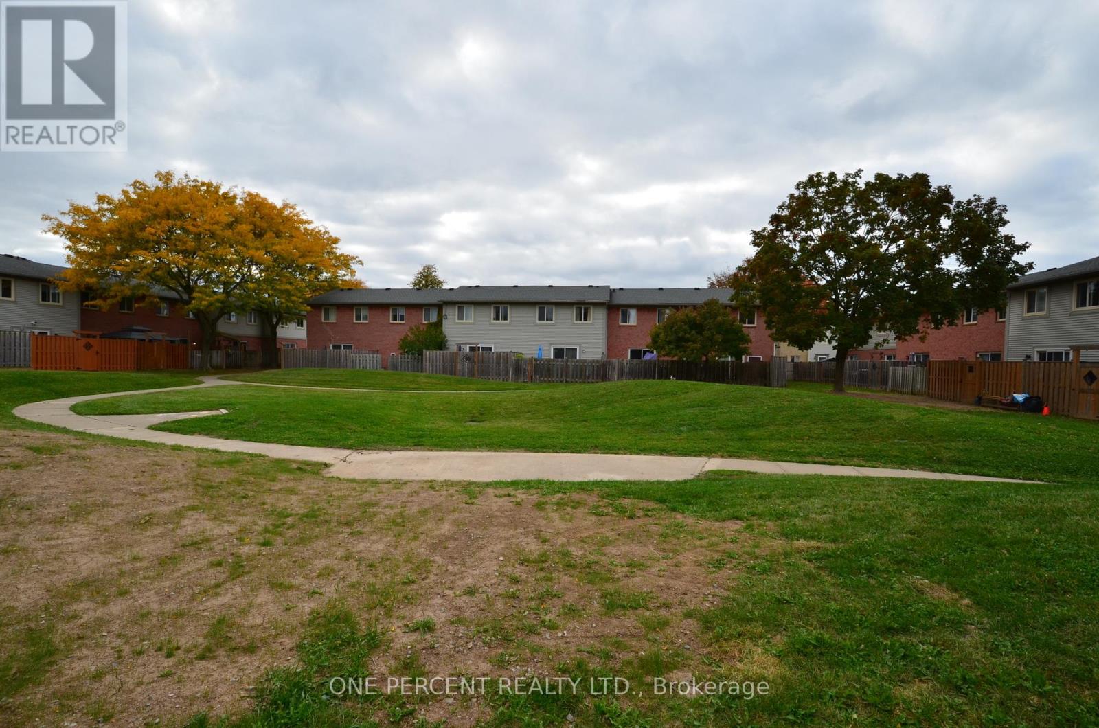 #5 65 DORCHESTER BOULEVARD - 31