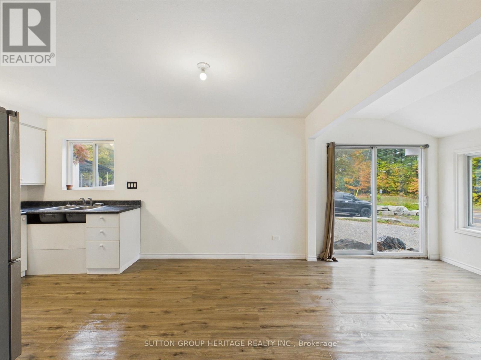 28 Joseph Street, Muskoka Lakes, ON photo 7