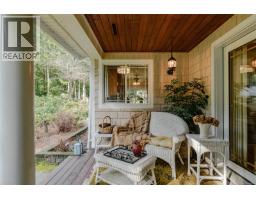 Living room - 1753 Peerless Rd, Shawnigan Lake, BC V0R1L0 Photo 9