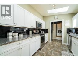 Kitchen - 2446 Divot Dr, Nanaimo, BC V9T4B2 Photo 9