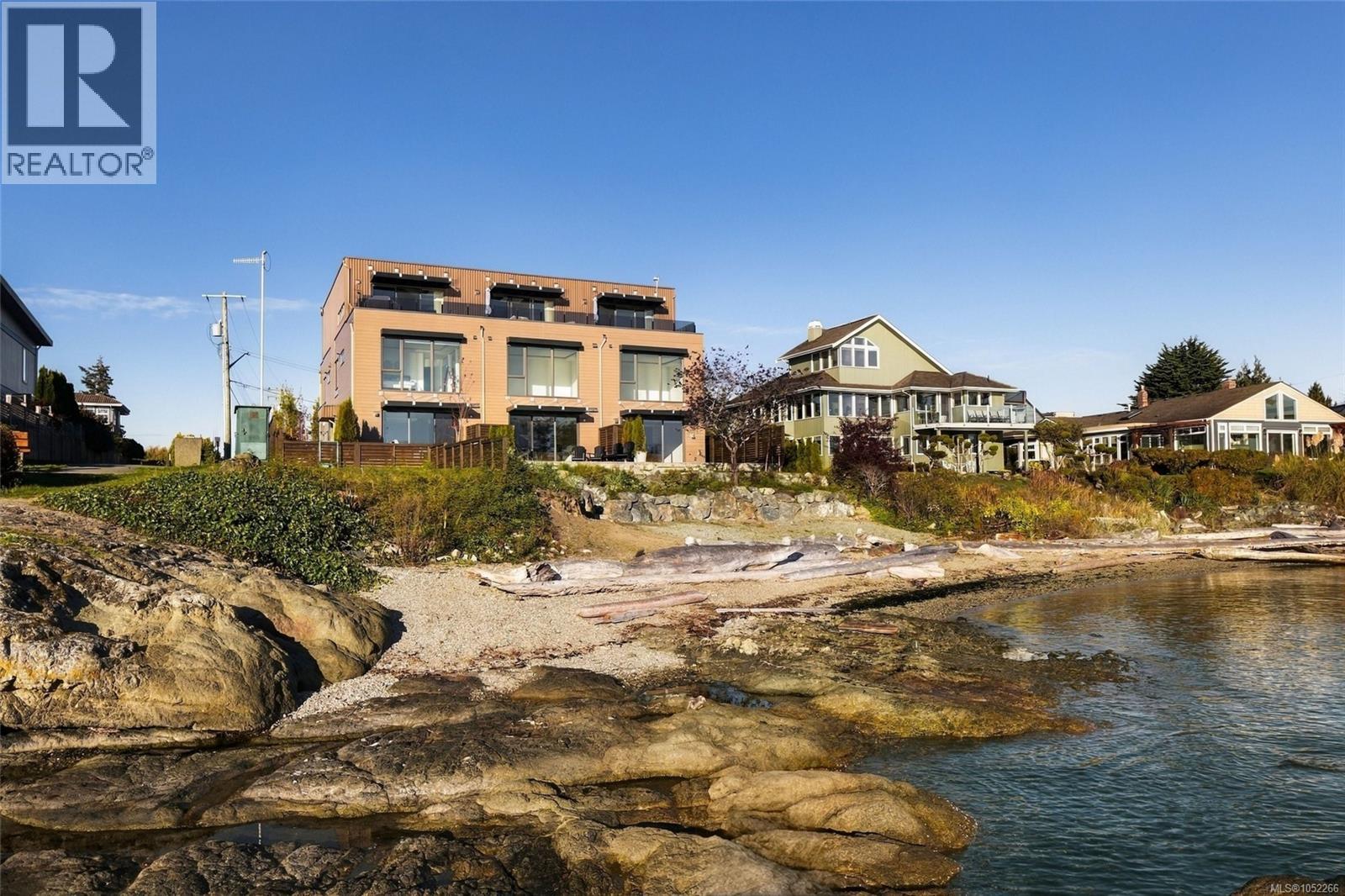 #2 2525 Rothesay Ave - 1
