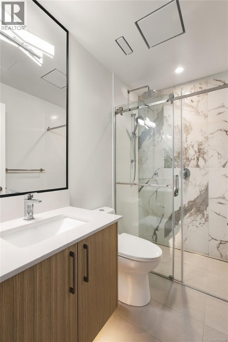 #2 2525 Rothesay Ave - 24