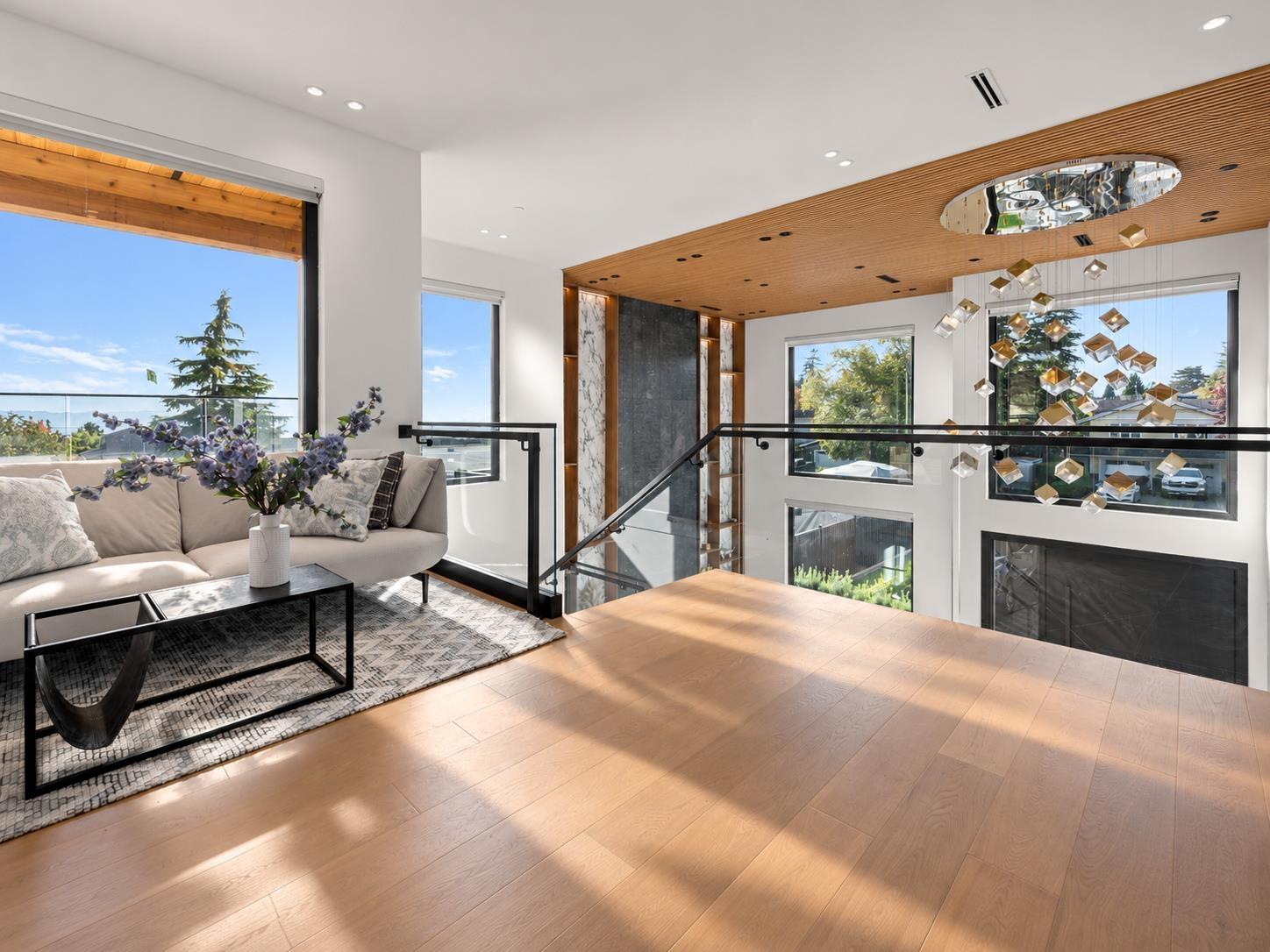 1072 HABGOOD STREET, White Rock - Image 1