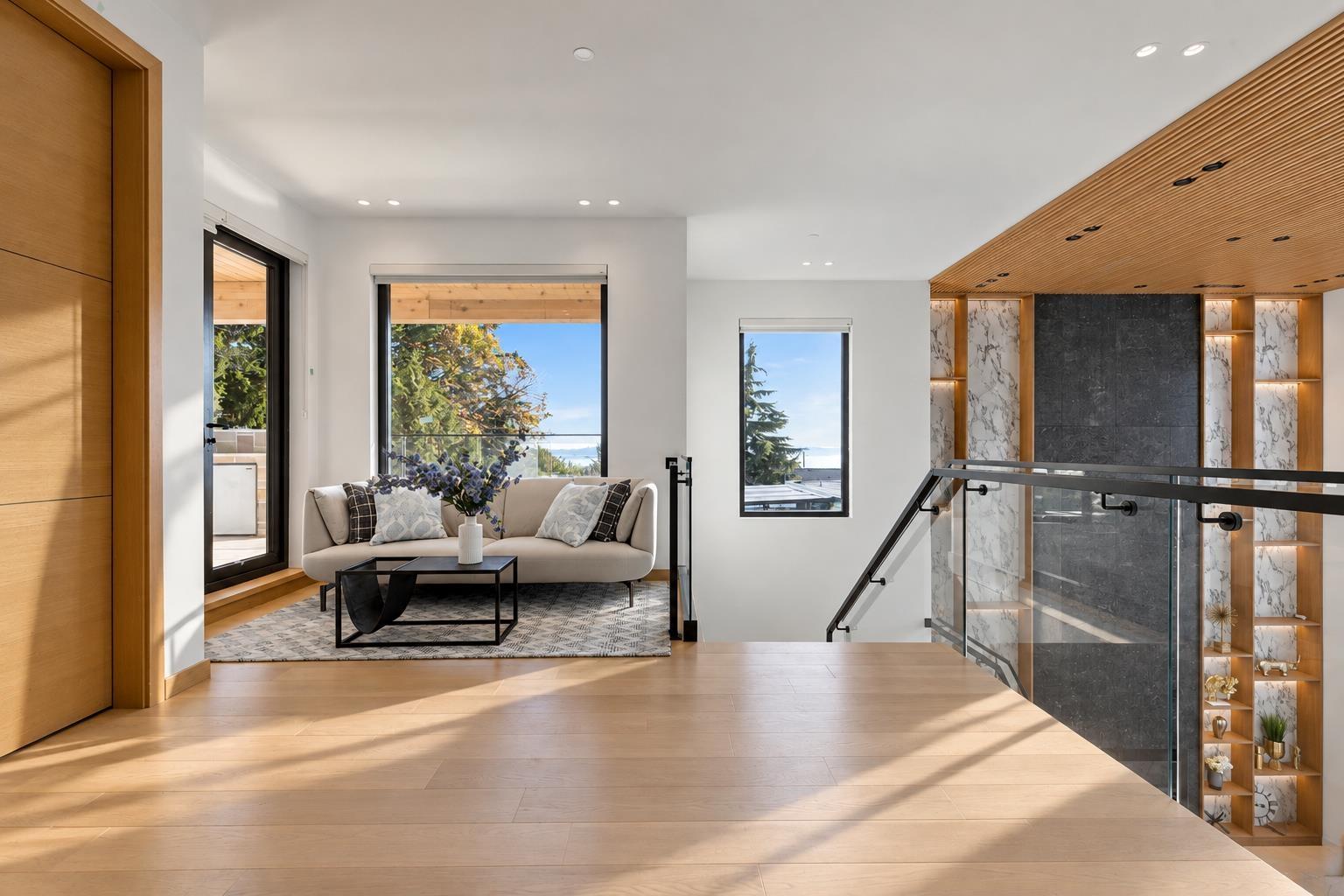 1072 HABGOOD STREET, White Rock - Image 1