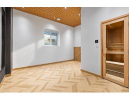 1072 Habgood Street, White Rock, BC V4B4W8 Photo 38