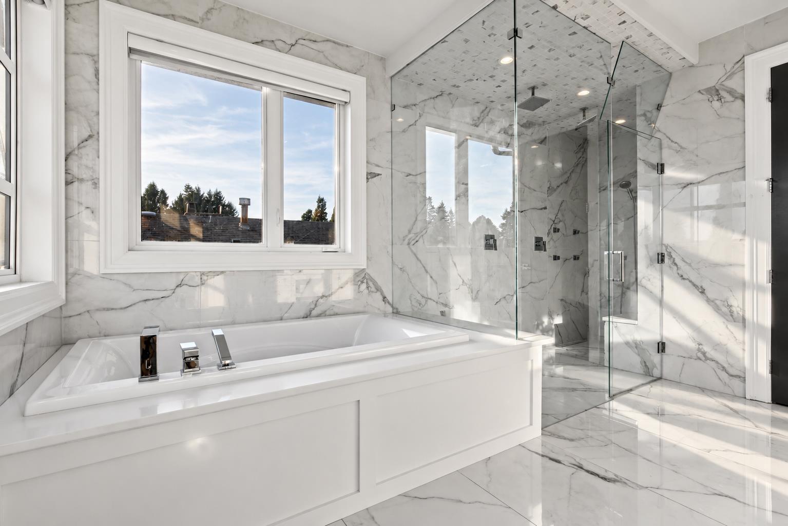 14237 VINE AVENUE, White Rock - Image 1