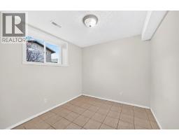 260 Berwick Drive NW - photo 40