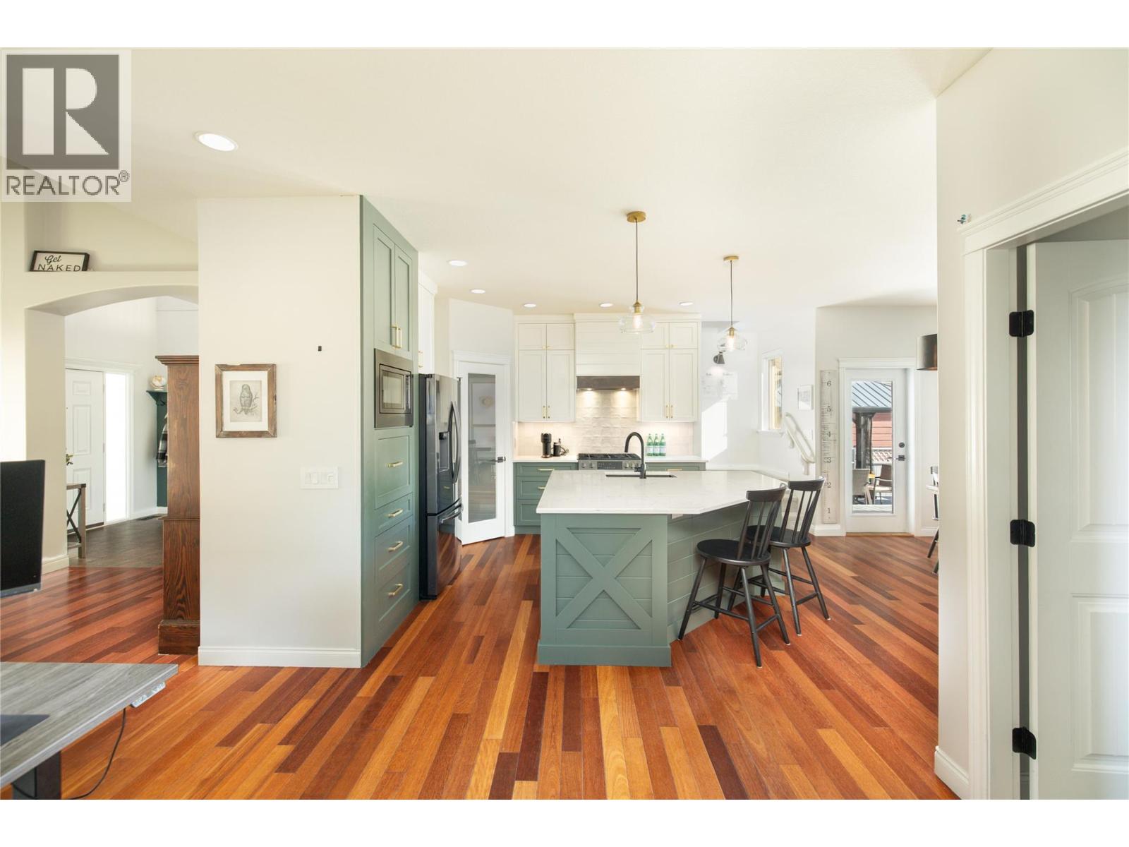 319 McCarren Avenue photo 5
