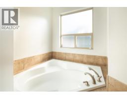 319 Mccarren Avenue, Kelowna, BC V1W5A6 Photo 27