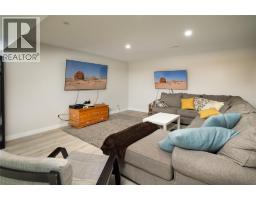 319 Mccarren Avenue, Kelowna, BC V1W5A6 Photo 36