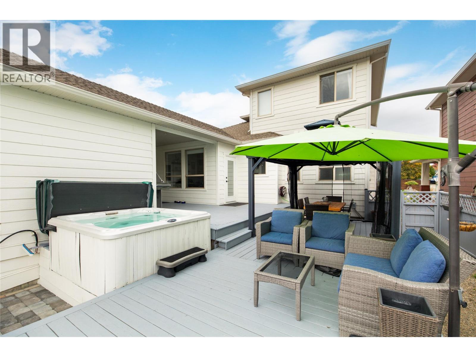 319 McCarren Avenue - 18