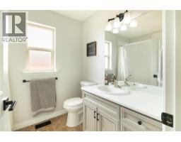 319 Mccarren Avenue, Kelowna, BC V1W5A6 Photo 32
