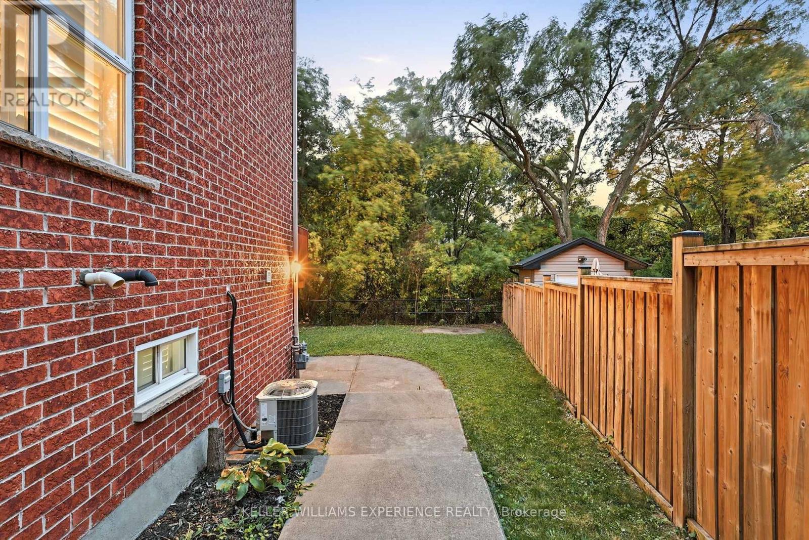 13 Katrina Court, Toronto, ON photo 36