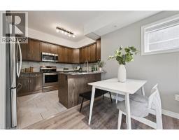 Foyer - 1114 Fairway Road N Unit# B, Kitchener, ON N2A0H6 Photo 8