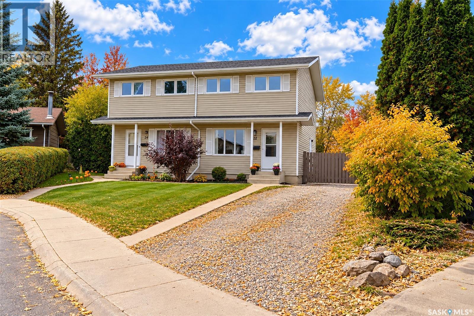 22 Manitou COURT - 1