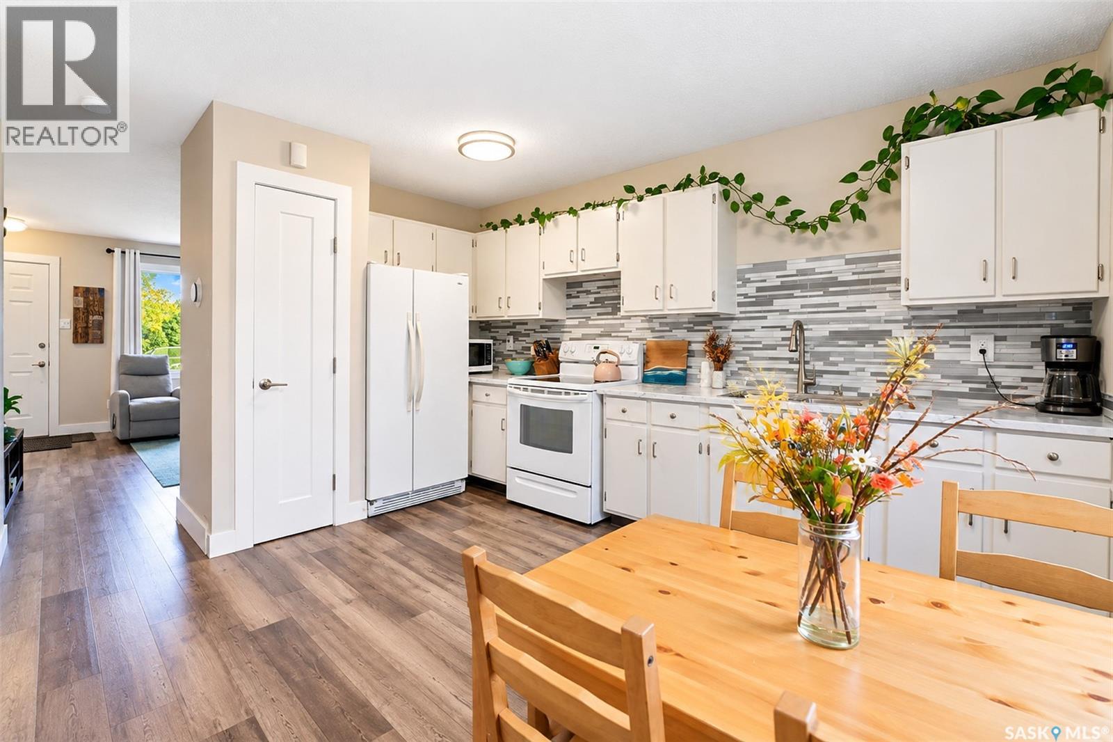 22 Manitou COURT - 13