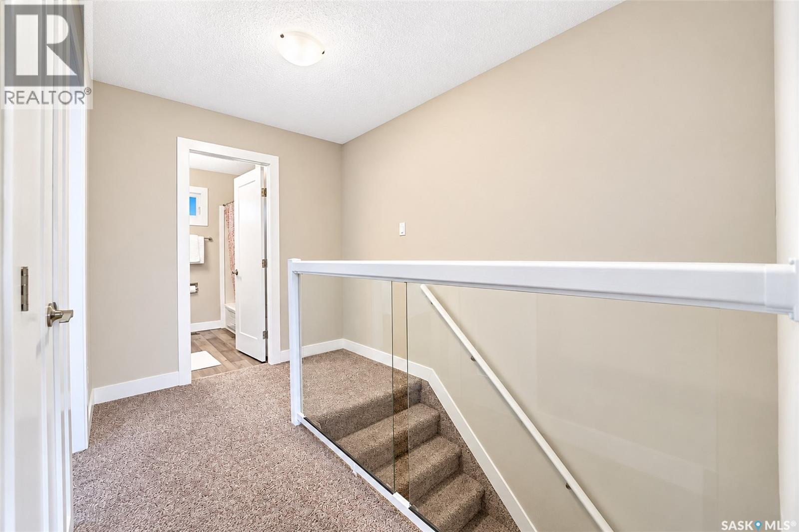 22 Manitou COURT - 25
