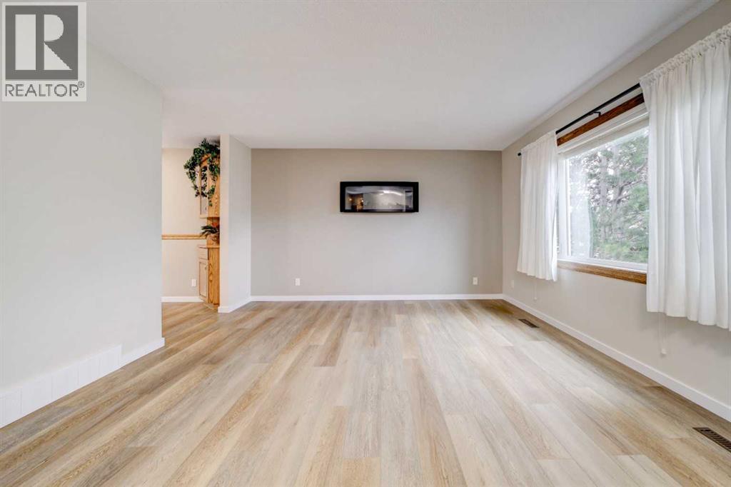 174 Eagle Road N - 4
