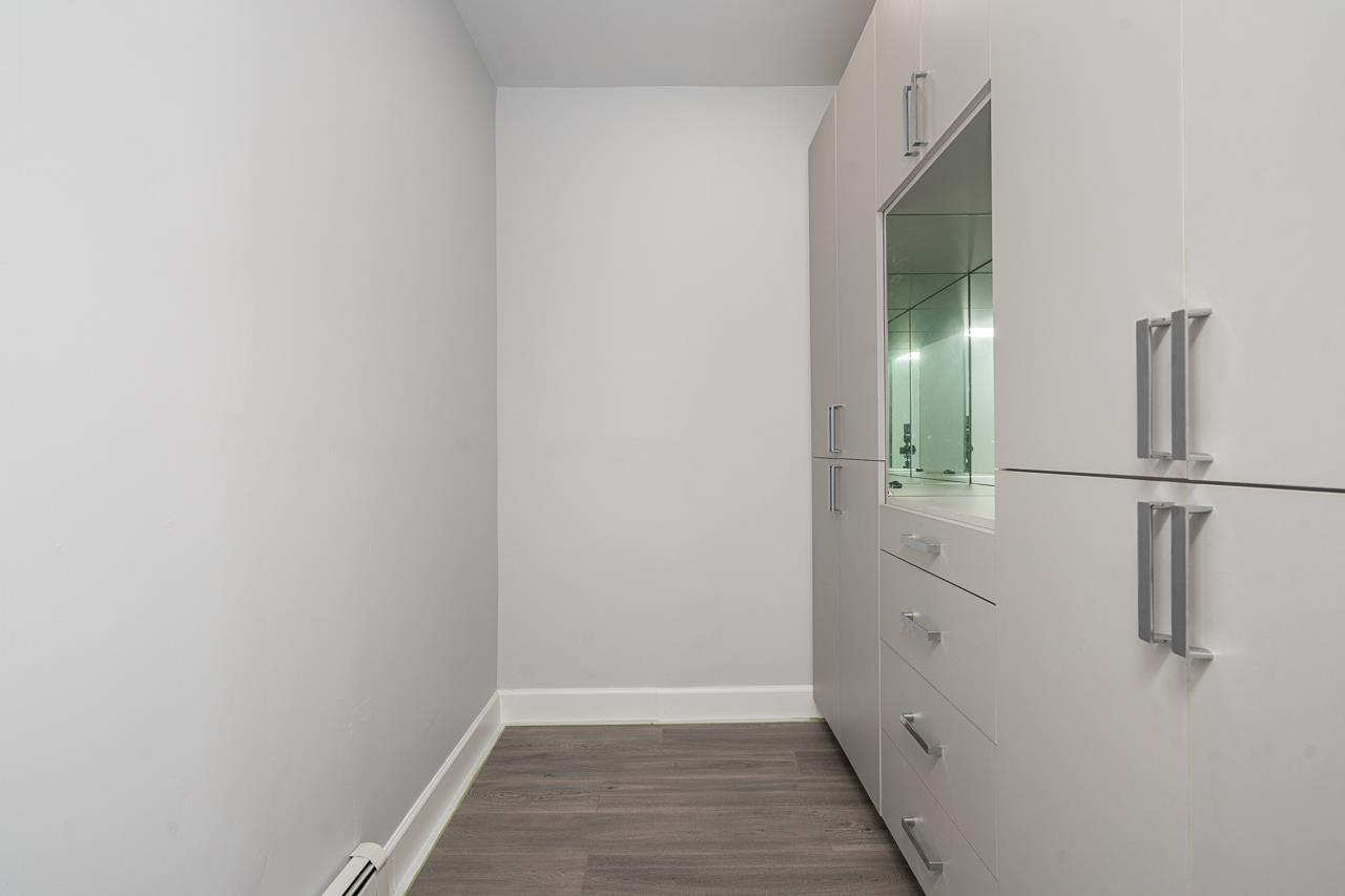 Photo of 10302 MAIN STREET 17