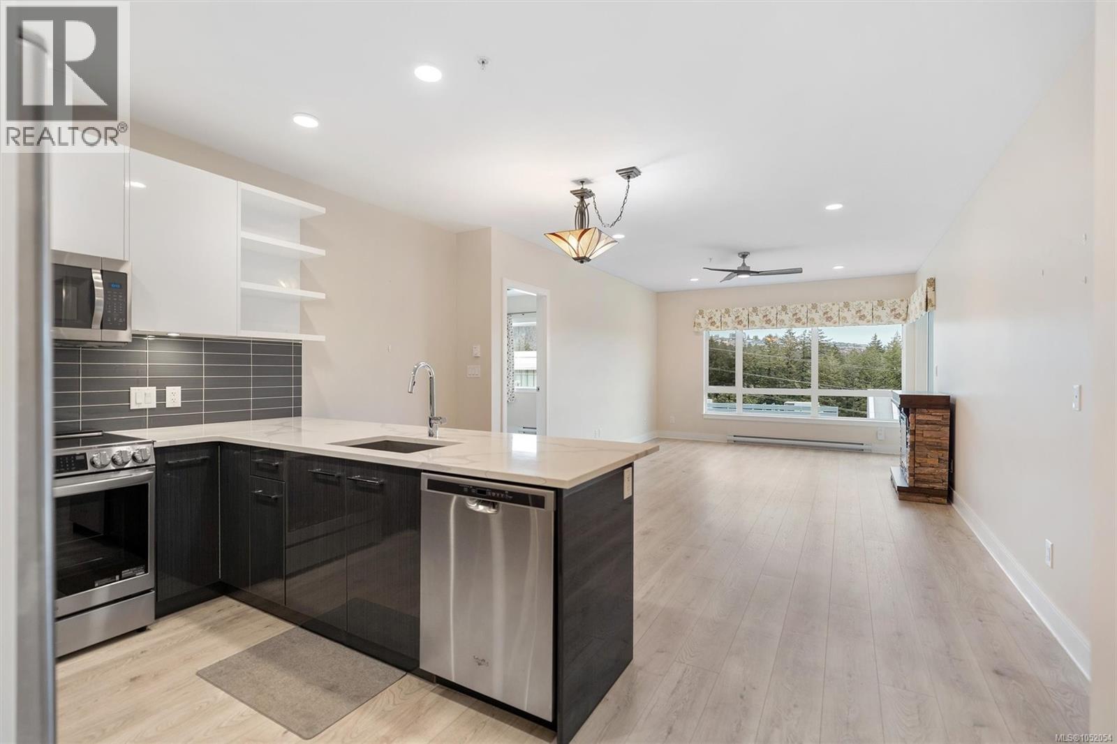 #406 1311 Lakepoint Way - 4